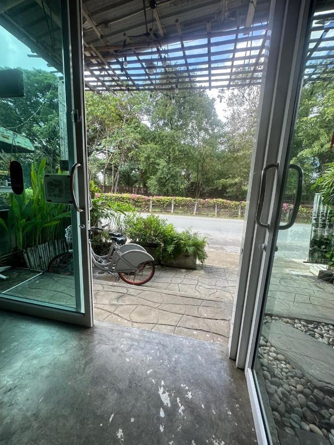 Une Jai Place เรือนอุ่นใจ Phimai Esterno foto